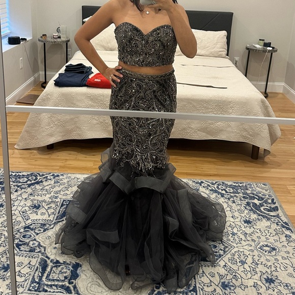 Prom dress or fancy Lehenga - Picture 4 of 5